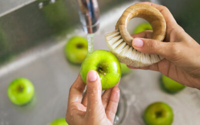 Como remover pesticidas de frutas